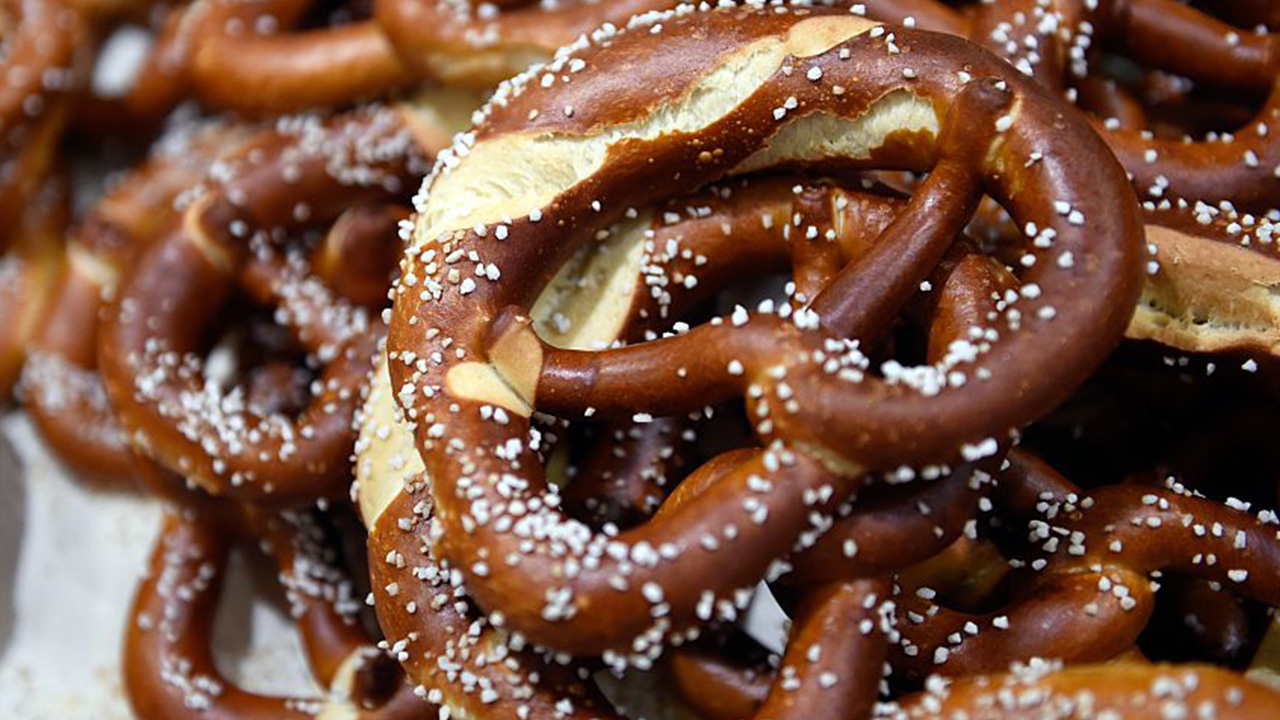 Students served pretzels covered in oven cleaner, lawsuit claims — Decatur Schools news